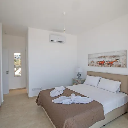 1555 - Your Dream With Private Pool In Exclusive Neighbourhood *