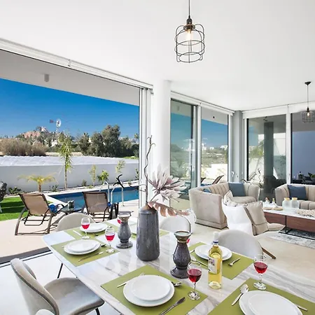 1555 - Your Dream With Private Pool In Exclusive Neighbourhood فيلة