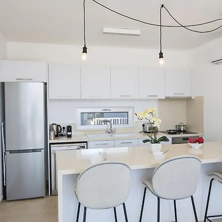 1555 - Your Dream With Private Pool In Exclusive Neighbourhood