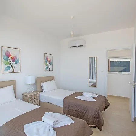 1555 - Your Dream With Private Pool In Exclusive Neighbourhood فيلة