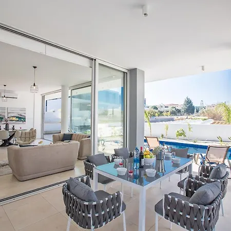 1555 - Your Dream With Private Pool In Exclusive Neighbourhood Βίλα *