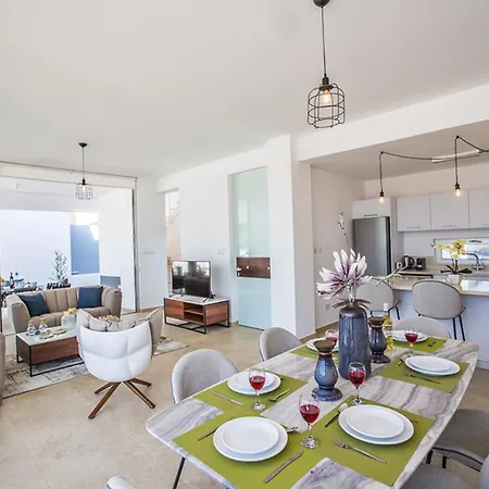 Βίλα 1555 - Your Dream With Private Pool In Exclusive Neighbourhood Πρωταράς
