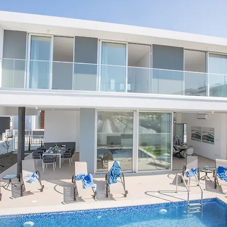 1555 - Your Dream With Private Pool In Exclusive Neighbourhood * Πρωταράς