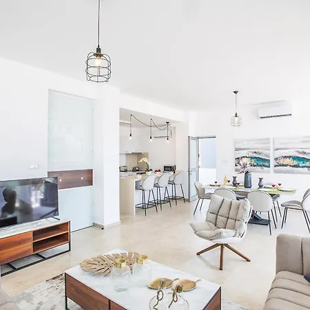 1555 - Your Dream With Private Pool In Exclusive Neighbourhood Βίλα